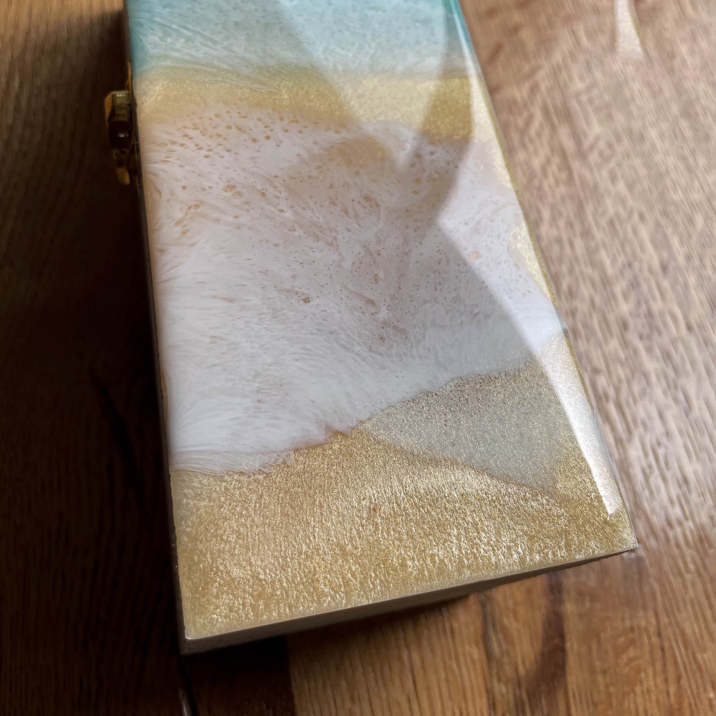 Keep your tea bags organized in this beautiful tea box