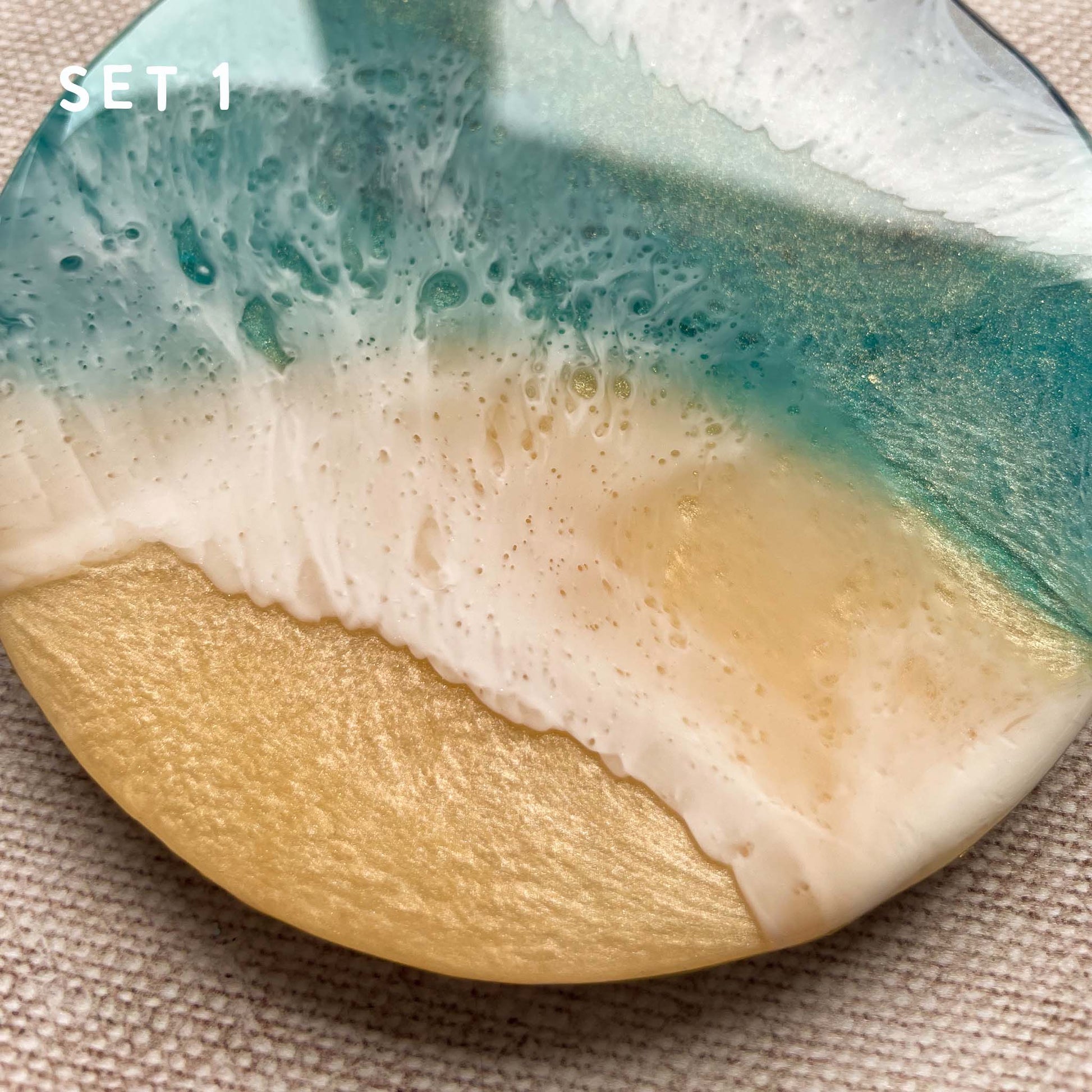 Celebrate Christmas with the beauty of the ocean - gift this stunning coaster set to your loved ones.